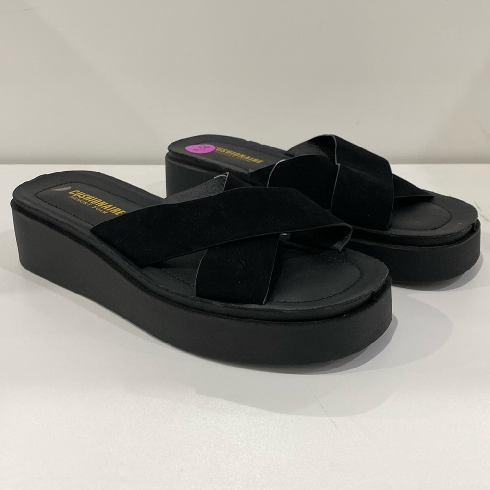 Cushionaire Sandals size 8 1/2